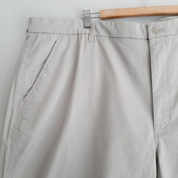 CHAPS Big & Tall Flat Front Stretch Comfort Waist Shorts Gray Beige Men's Sz 48 - Picture 3 of 14
